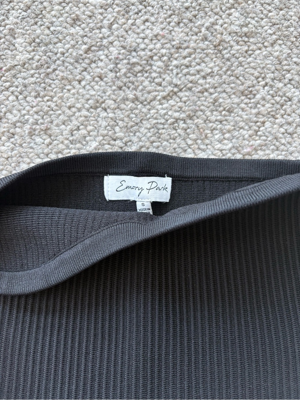 Black Ribbed Strapless Top - Picture 3 of 3